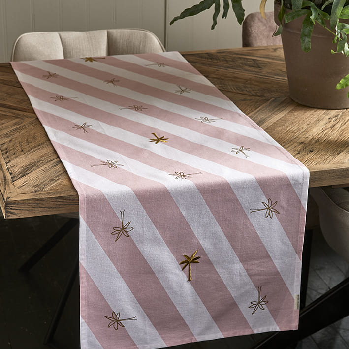Palm Breeze Table Runner