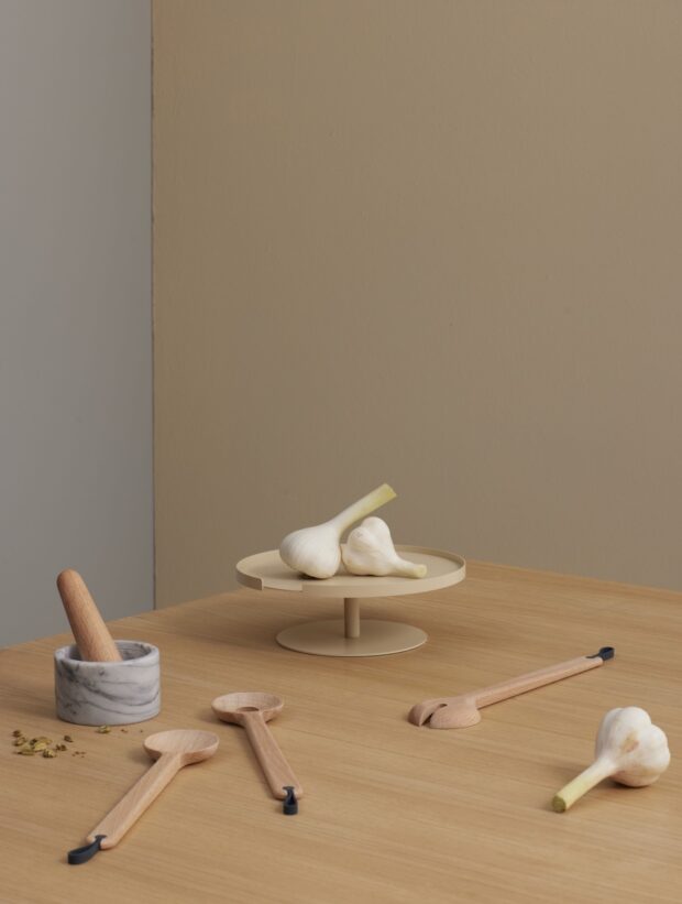 Cake Stand D24,3/H8,2 Latte